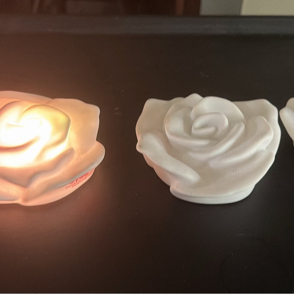White Rose-Shaped Candle Holder